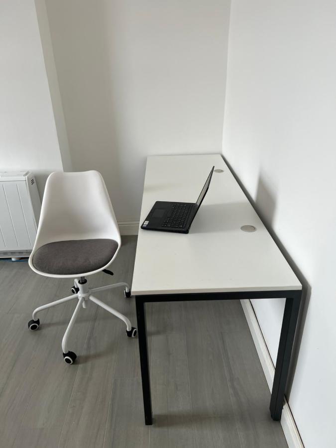 Room In New Flat Walsall Exterior photo